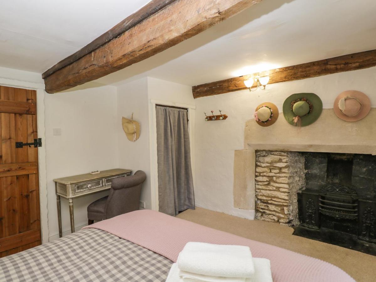 Fox Den Cottage Castle Combe Eksteriør billede